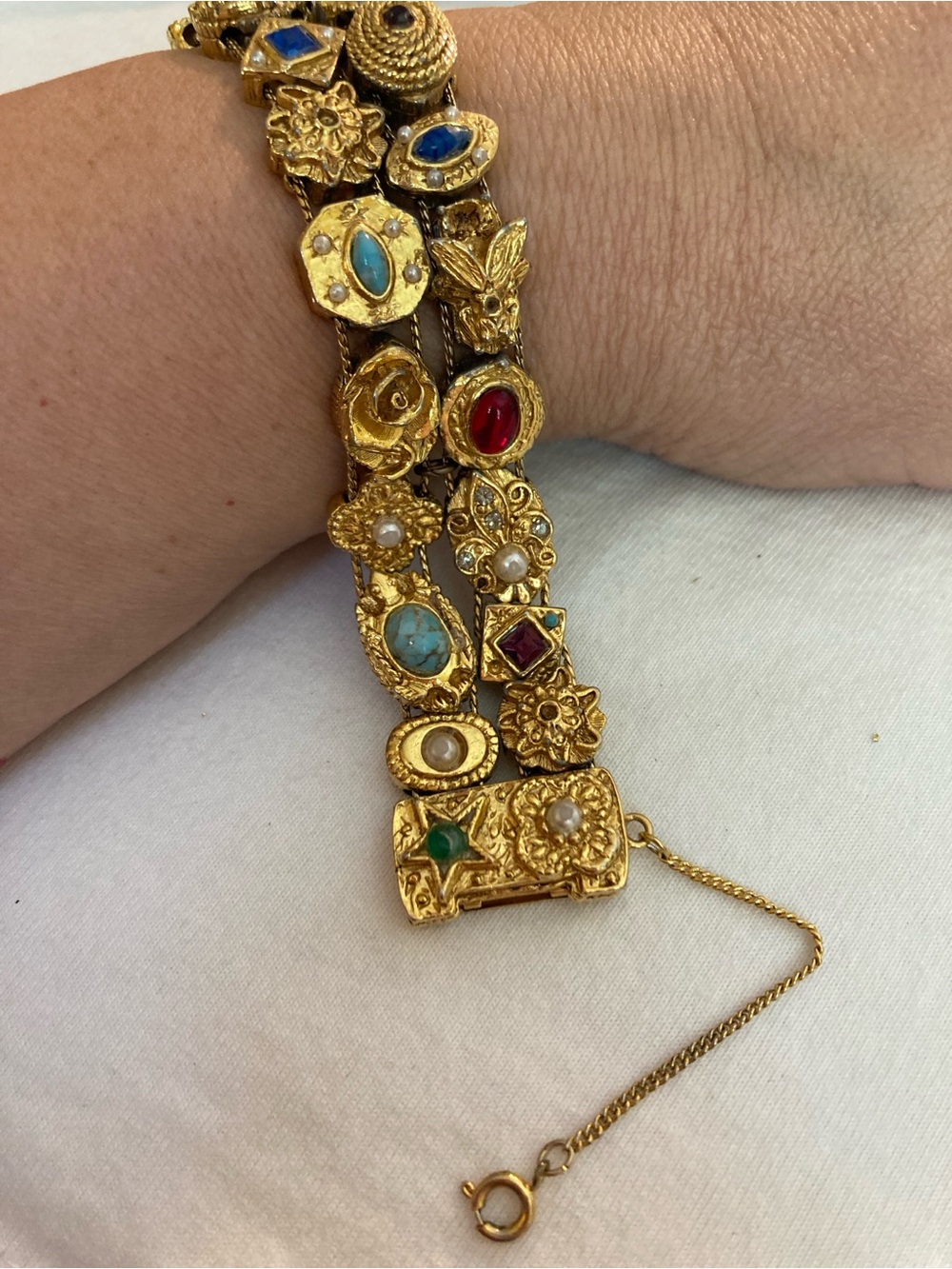 Goldette Signed Vintage Double Slide Bracelet Cameos Faux Gemstones - Picture 9 of 11